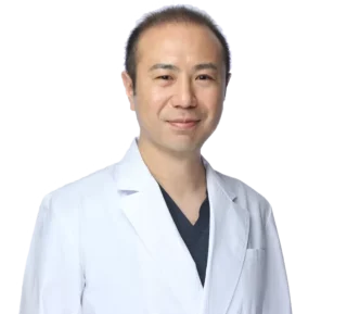 オキュロフェイシャルクリニック 大阪 副院長 佐藤 陽平先生